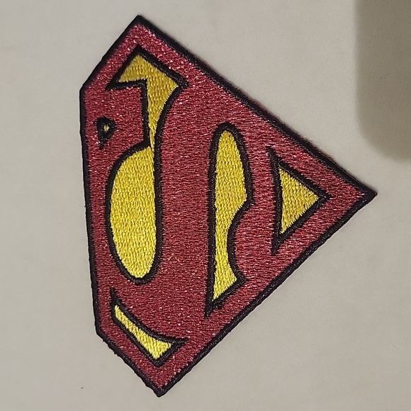 DC Comics Superman Logo Embroidered Iron On Patch - Picture 2 of 6